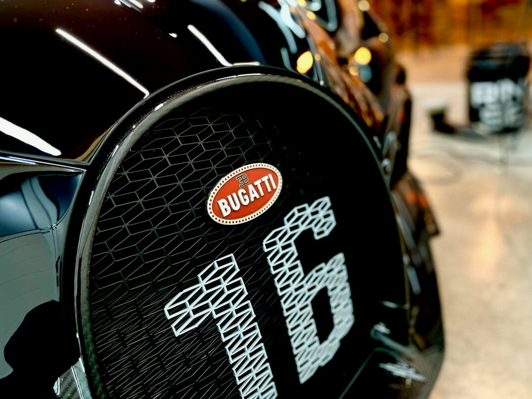 bugatti chiron exterior